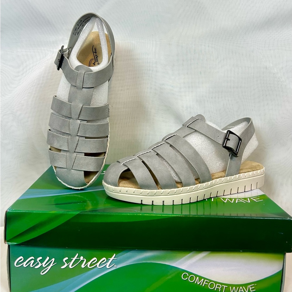 NIB Easy Street Denalize Women’s gray Leather Casual Sandals / Sz 6.5 Narrow